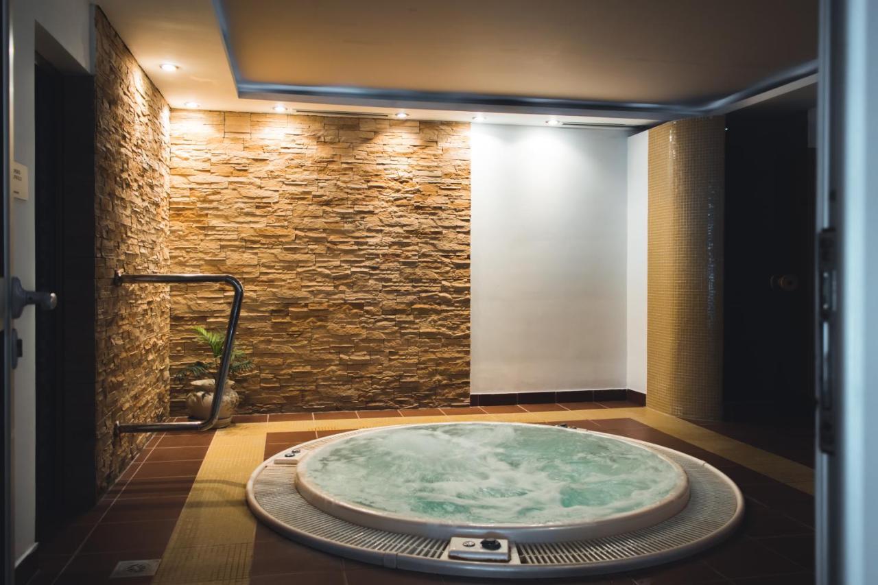 Hotel Lepenski Vir Donji Milanovac Eksteriør bilde